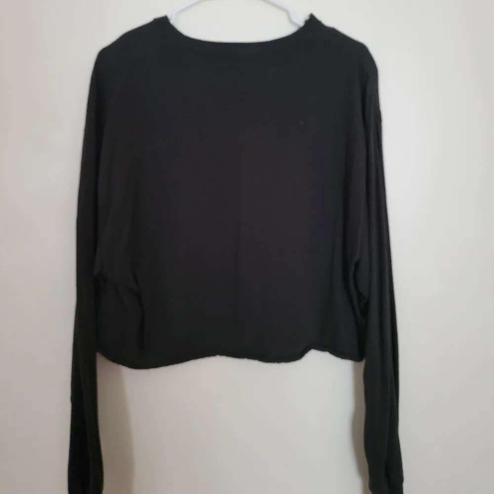 Long Sleeve Crop Top - Picture 2 of 2
